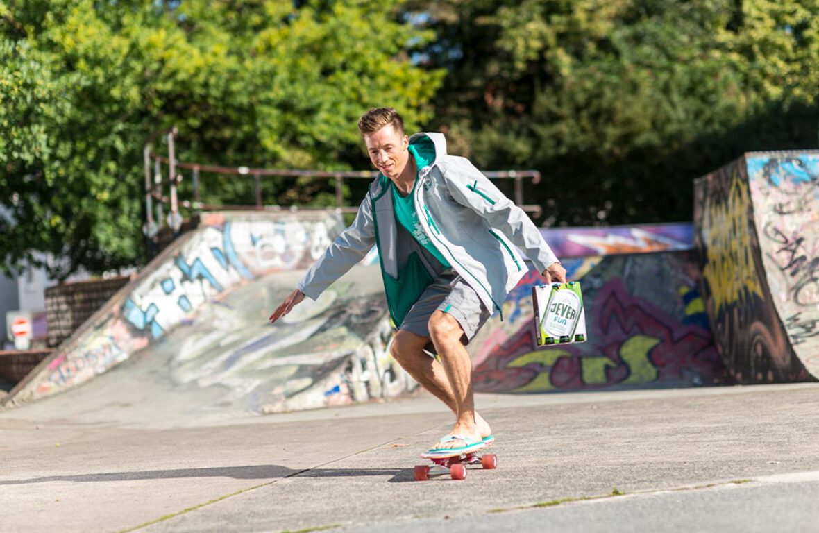 Werbetextilien, Textilien, Softshelljacke, Shirt, Shorts und Flip-Flops